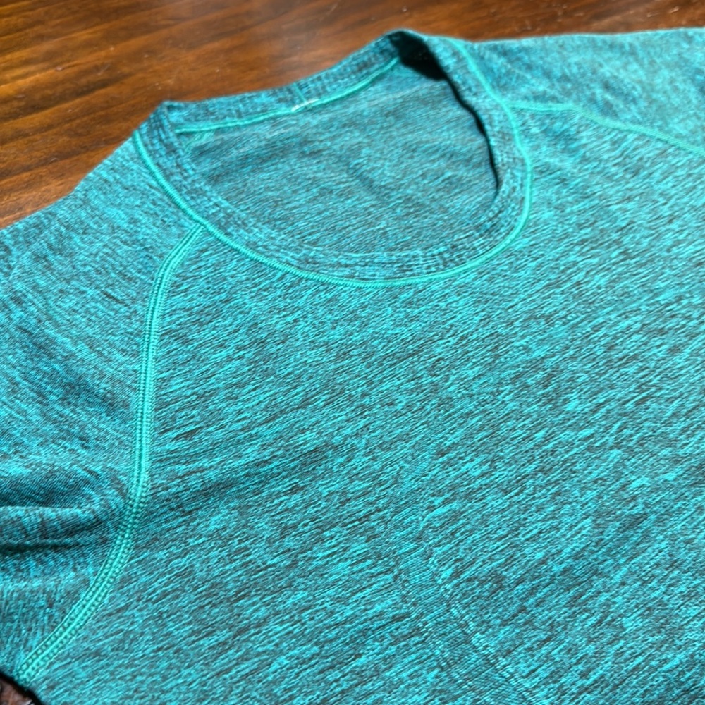 lululemon athletica Short Sleeve Tech Tee - Picture 8 of 13